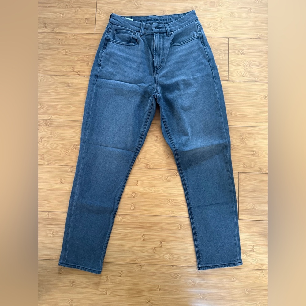 American Eagle Grey Women's “Curvy Mom Jean” Straight Short Leg
